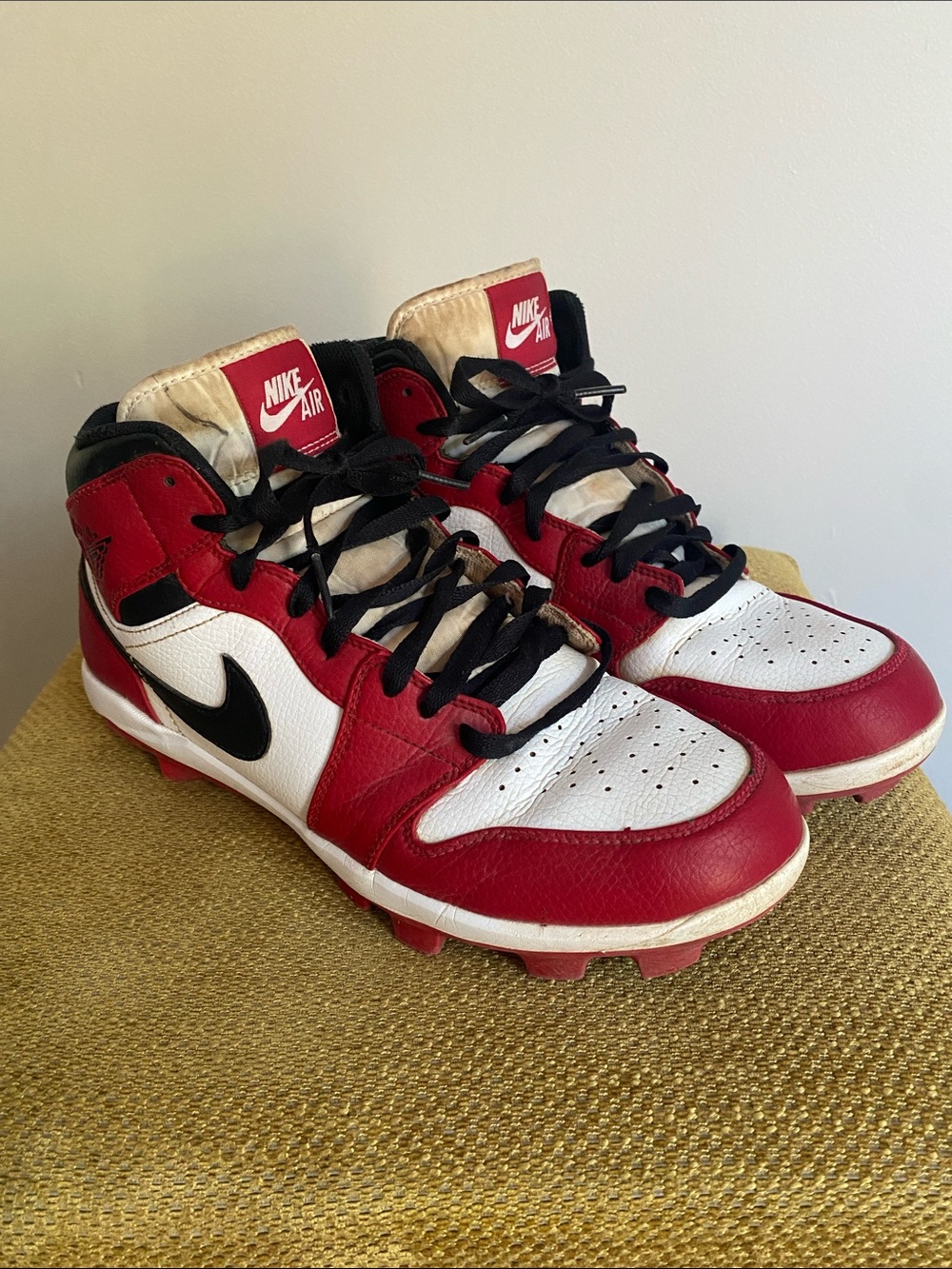 Nike Air Jordan High Top Men’s Cleats size 9.5
